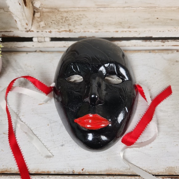 VTG Hand Painted Black & Red Ceramic Face Mask Wall Decor- Mardi Gras Masquerade - Picture 2 of 9